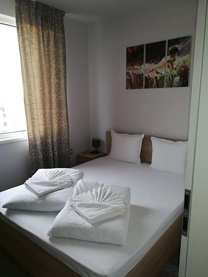 Aparthotel Astoria Hisarya Esterno foto